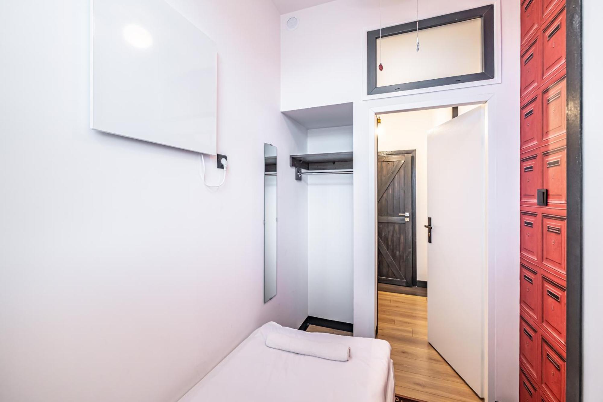 Vola Hostel 华沙 外观 照片