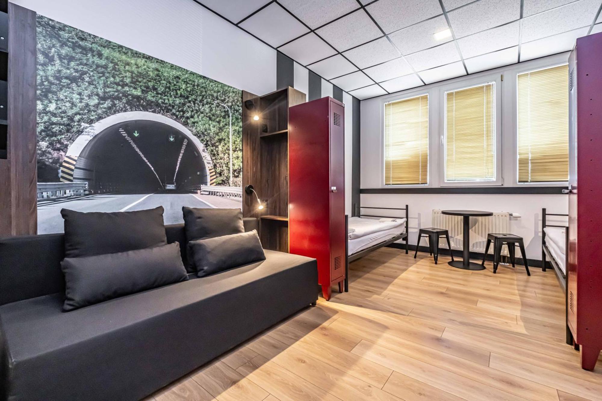 Vola Hostel 华沙 外观 照片