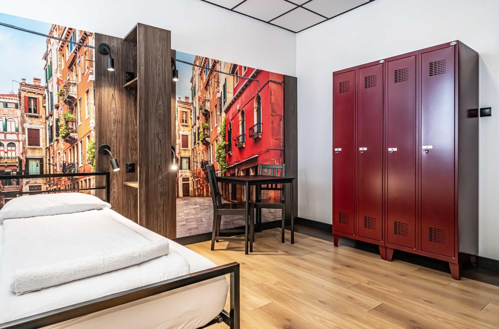 Vola Hostel 华沙 外观 照片