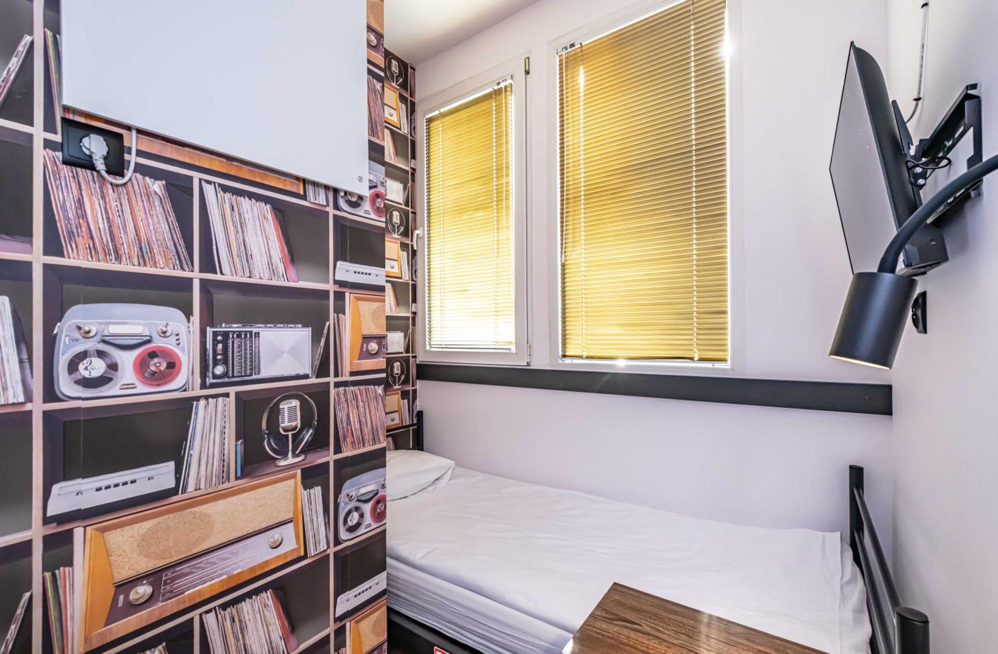 Vola Hostel 华沙 外观 照片